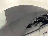 高級オープンカーのルーフはやはり幌です