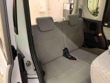 余裕のある運転席ですので、快適なドライブをお楽しみいただけます。