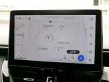 DCM(専用通信機)を装備したコネクティッドナビです。なお無償でのご利用期間は限定(令和10年7月まで)されています。詳しくは営業スタッフにお問い合わせください。