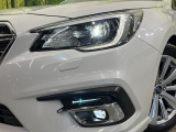 【LEDヘッドライト】悪天候や夜間走行時も良好な視界を確保し安心して運転できる高輝度LEDヘッドライトを装備!点灯速度が早く、消費電力も抑えられています。普段のお買い物や通勤、送迎等に十分な荷室スペー