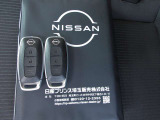 〔インテリジェントキー〕機械的に鍵を開閉するのではなく、バックやポケットの中に持っているだけで開閉やエンジン始動なども可能なインテリジェントキーシステムです