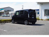 大口なトランクルームです。幅広で荷物の出し入れが簡単になります!