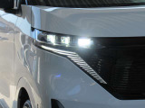 LEDライトで夜のドライブもくっきりはっきり、安心して運転できます。