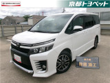 ホワイトパールのヴォクシー入荷しました。これは実際にお確かめいただきたいのですが、、、ハンドルが軽いんです!ぜひ、お乗り換えを検討されている方は、そのハンドルの動きのスムーズさをご体感頂きたいです!