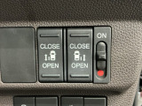 狭い所でも乗り降り楽々な両側電動スライドドアです!簡単にドアの開閉が出来る為女性やお年寄りにも優しく、荷物で手が塞がった時なども大変便利です!
