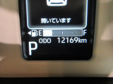 たとえばダイハツのお店にある、たくさんのスマアシ搭載車は、正常に作動する事をしっかり確認します。