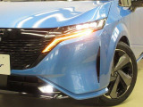 LEDヘッドライトです。デザイン性がよくとても明るいので、夜間の走行や悪天候でも安心です。しかも長寿命!