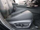 パワーシート搭載。微妙な調整が手軽にでき、ピッタリなポジションで運転することが可能です。