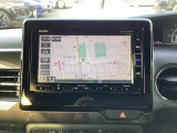 ナビゲーションはギャザズメモリーナビ(VXM-194VFi)が装着されております。AM、FM、CD、DVD再生、USB、フルセグTV、Bluetoothがご使用いただけます。