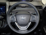 ハンドル左側にはオーディオ操作が出来るオーディオリモートコントロールスイッチ、右側にはHonda SENSINGとオートクルーズコントロールのスイッチを装備!