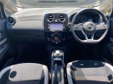 ノートの運転席周りの画像です。