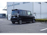 大口なトランクルームです。幅広で荷物の出し入れが簡単になります!