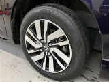 タイヤサイズは165/65R14!純正アルミホイール!残り溝は4ミリ程度です!(右フロント)