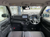 運転のしやすさを考えて設計された室内。質感の高いインテリアは、軽自動車だからって手は抜かない日産の車造り!毎日使う空間だから、乗る度に好きになる使い心地