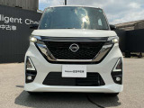 LEDヘッドライトとフォグランプが装着されています。