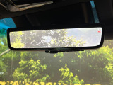【デジタルインナーミラー】後席の大きな荷物や同乗者で後方が確認しづらい時でも安心!カメラが撮影した車両後方の映像をルームミラー内に表示。クリアな視界で状況の確認が可能です!