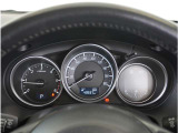 【明るく見やすいメーター】視認性が良く明るく見やすいメーター。運転者にとって見やすいメーターは運転していても疲れないですよね。