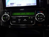 車内の温度管理に便利なオートエアコン☆