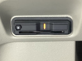 ハンドルの左下にETCがついています。高速道路の料金所の通過も楽々です。カードの取り出しもしやすい場所についています。