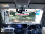 フロントガラスが大きく、ワイドな視界で運転もしやすくなるように、設計されています。