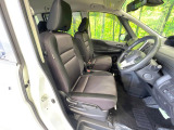 運転席シート廻りは使用感も少なく、良好な状態となっています。丁寧に使われていたことがよくわかりますね。