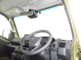 見通しのよいすっきりとした視界で、誰でも運転しやすいです。運転のしやすさは疲れにくさにも繋がりますよ♪