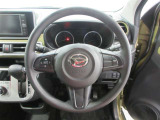 ステアリングから手を離さず、運転に集中したままオーディオ等の操作ができます。