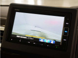 ◆バックカメラ◆リバースにするだけで映ります、後方の安全確認や、狭い駐車場での車庫入れ、雨の日や夜間など視界の悪い時に便利です!安全にバックする為には欠かせない装備です。