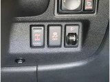 【2WD&larr;&rarr;4WD】を選択でき、後輪を一時的にモーターで駆動する電動式☆