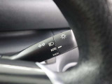 オートの位置にしていれば暗くなれば自動でライトが点灯します