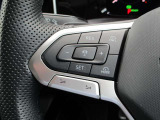 【アダプティブクルーズコントロール】レーダーセンサーを組み合わせたクルーズコントロールにより先行車を測定し設定された速度を上限に自動で加減速を行います!車間距離も維持されます.