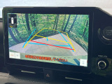 【バックカメラ】駐車時に後方がリアルタイム映像で確認できます。大型商業施設や立体駐車場での駐車時や、夜間のバック時に大活躍!運転スキルに関わらず、今や必須となった装備のひとつです!