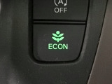 ★ECONスイッチ★ エコドライブを加速しよう!スイッチをONにすると、運転の仕方によるロスを抑え込み燃費をよくするようクルマが頑張ります(*^ー^*)燃費向上にチャレンジ♪