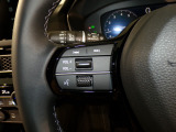 【ステアリングリモコン】ステアリングにオーディオ調節可能なスイッチが装備されていますので運転中でも視線をそらさずにオーディオの調節が可能です!