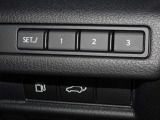 運転おひざ元に各種スイッチが配置されております。