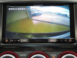 バックカメラが付いているので後方確認が非常にしやすいです。今や運転初心者も熟練者も必須装備!ついていて損はないですね♪