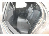 普段のお買い物や通勤、送迎等に十分な荷室スペースを確保しております。セカンドシートを倒すと、大きな荷物の積載も可能です