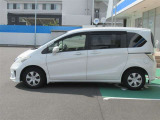 様々な角度から、また内装もご覧いただけるように写真を撮ってます。