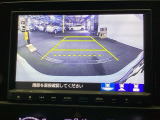 バックモニター付きで、車庫入れやバック時の後方確認をサポート。