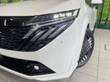 【LEDヘッドライト】悪天候や夜間走行時も良好な視界を確保し安心して運転できる高輝度LEDヘッドライトを装備!点灯速度が早く、消費電力も抑えられています。