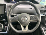【純正革巻きステアリング】上質な革を使用することで、手にしっかり馴染みとても運転しやすいハンドルです♪