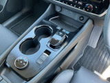 電制シフトは、手首を軽く動かすだけで操作できる、まったく新しい操作感です。