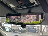 【アドバンスドルームミラー】後席の大きな荷物や同乗者で後方が確認しづらい時でも安心!カメラが撮影した車両後方の映像をルームミラー内に表示。クリアな視界で状況の確認が可能です!