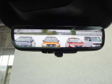 スマートルームミラーで後ろの景色もモニター表示♪車内が荷物でいっぱいでも見られますので便利ですね