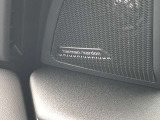 ハーマンカードンのカースピーカーは良質な音を届けると同時に、その先にある車内空間における上質な&ldquo;音楽体験&rdquo;も提供している。