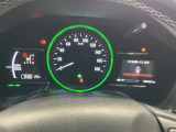 メーターの横に液晶カラーディスプレーを装備。航続可能距離等の情報やHonda SENSINGの注意・警告を表示します!