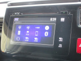 ナビゲーションは純正メモリーナビを装着しております。AM、FM、CD、DVD再生、Bluetooth、フルセグTVがご使用いただけます。初めて訪れた場所でも安心ですね!