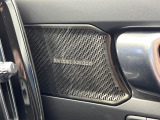 ●harman/kardonサウンドシステム:オーディオ専門メーカーが手掛けるプレミアムスピーカーを装備。多数のスピーカーから、音の粒立ちまで分かる高品質な音楽をお楽しみいただけます。