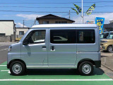 納車前にはプロのメカニックが点検、整備を行いますので安心してお乗り頂けます。