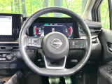 【純正革巻きステアリング】上質な革を使用することで、手にしっかり馴染みとても運転しやすいハンドルです♪